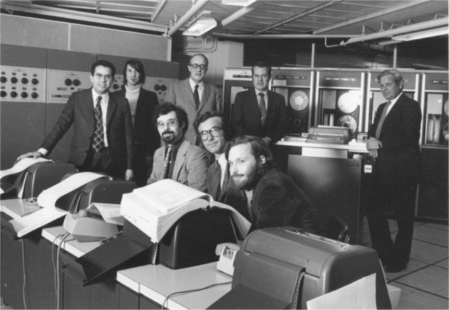 MULTICS (Multiplexed Information and Computing Service)