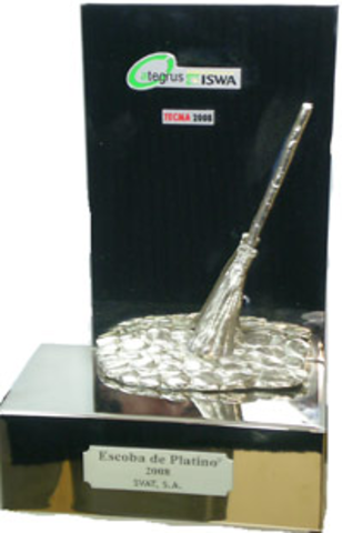 Nominación al Premio Escoba de Platino por once años