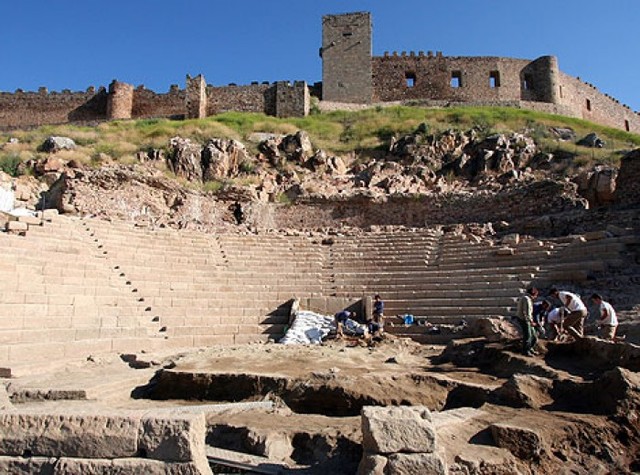 Metellinum, actual Medellín, fue fundada como una guarnición.