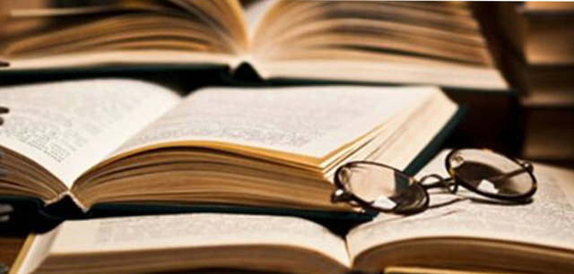 John Locke publishes his Essay concerning Human Understanding, arguing that all knowledge is based on experience