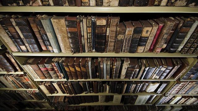 French-born artist and author George du Maurier publishes his novel Trilby