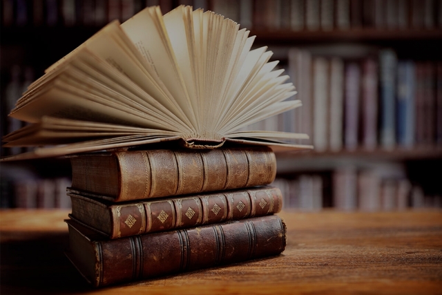 The Amber Spyglass completes Philip Pullman's trilogy, His Dark Materials