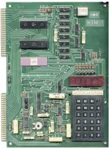 KIM-1Keyboard Input Monitor (Monitor de Entrada de Teclado)