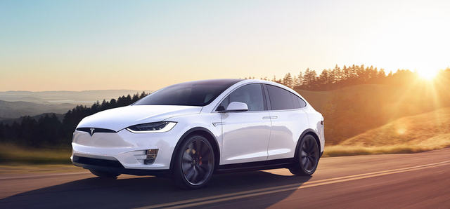 Lanzamiento del Tesla Model X
