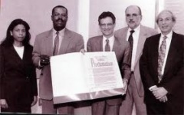 se funda la Columbia Nexus Service