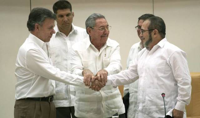 Noveno intento de paz con Juan Manuel Santos