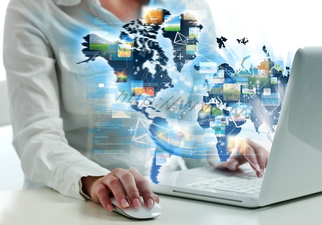 В 1988-м был разработан IRC протокол, который существенно улучшил возможности сети, позволил общение в реальном времени. Ведь до того момента все пользователи интернета по-прежнему использовали электронные письма.