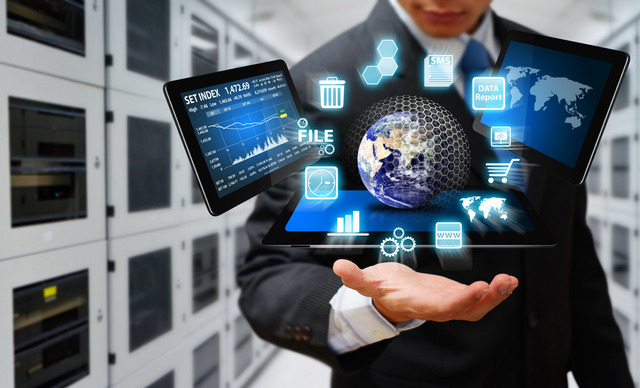 К 1997 году в Интернете насчитывалось около 10 млн. компьютеров и более 1 млн. доменных имён. Интернет – популярнейшее средство для обмена информацией.