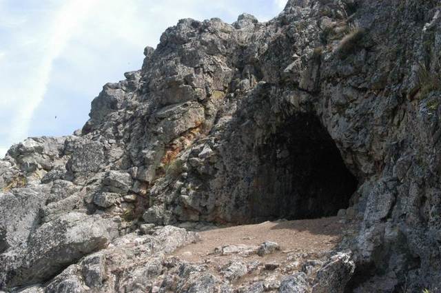 Ruta hacia la cueva de "El Buraco"