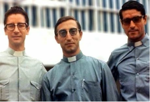 LOS CURAS ESPAÑOLES