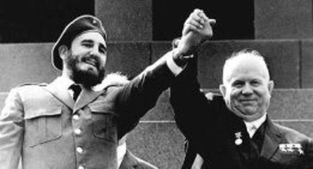 Castro meets with a Soviet diplomat