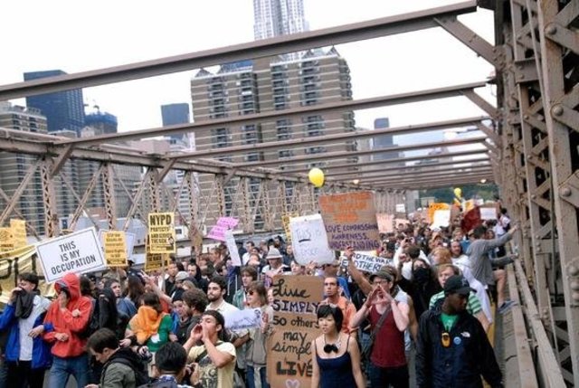 Ocupa Wall Street el puente de Brooklyn