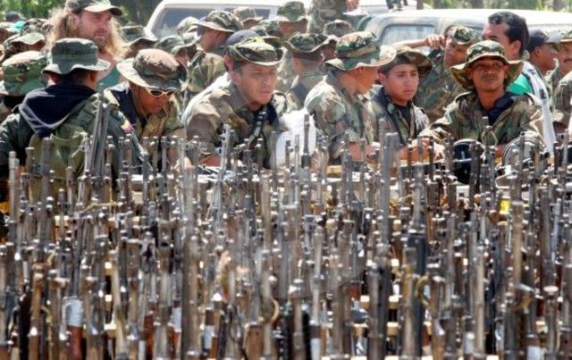 Proceso de desmovilización de paramilitares - Alvaro Uribe (2002 - 2010)