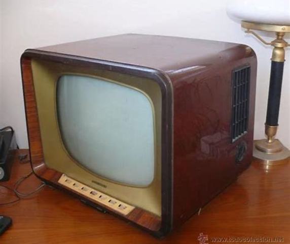 TELEVISOR BLANCO Y NEGRO