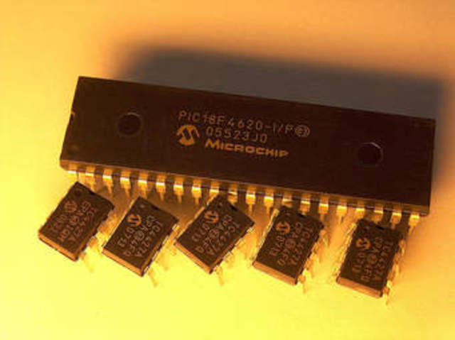 1990 USO DE MICROCHIP