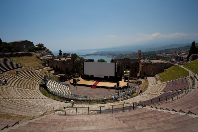 Teatern - en stor sysselsättning bland många av dåtidens greker