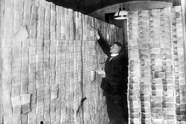 Günter Benninghoff, Economy