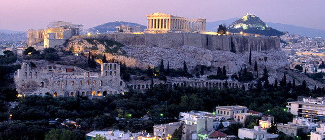 Demokratin kommer till Aten