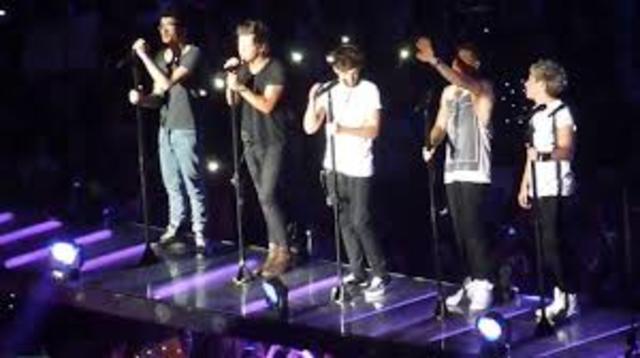 Mi hermana y yo fuimos a un concierto de nuestra banda favorita en ese tiempo :)