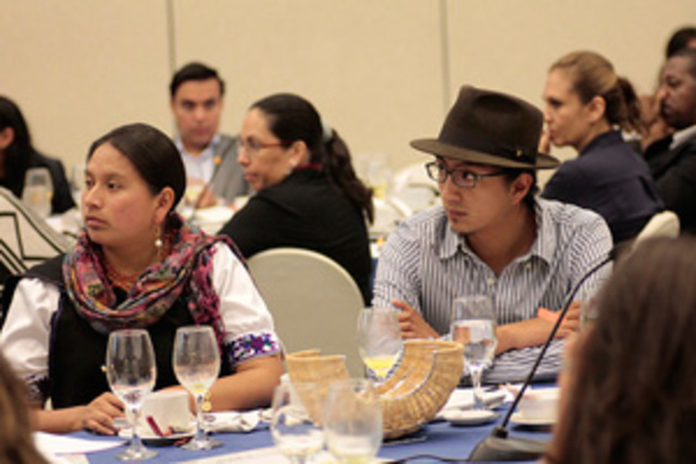 2000 - 2001 Diálogos y Consultas con distintos sectores del país