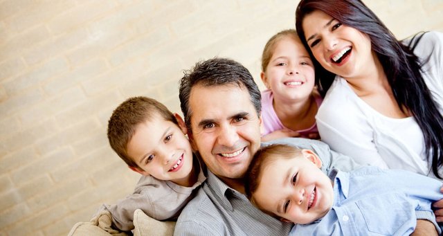 DEL INDIVIDUO A LA FAMILIA/HOGAR