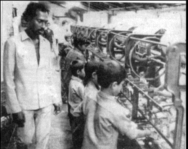 LA INFANCIA EN LA EDAD MEDIA, UN UNIVERSO OSCURO Y GRIS.