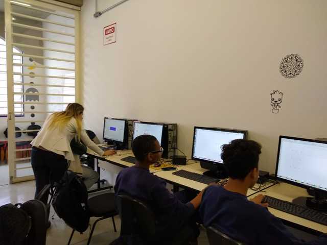 Visita à EMEF e Fab Lab