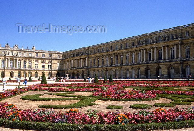 King Louis XIV establishes his court at the Palace of Versailles