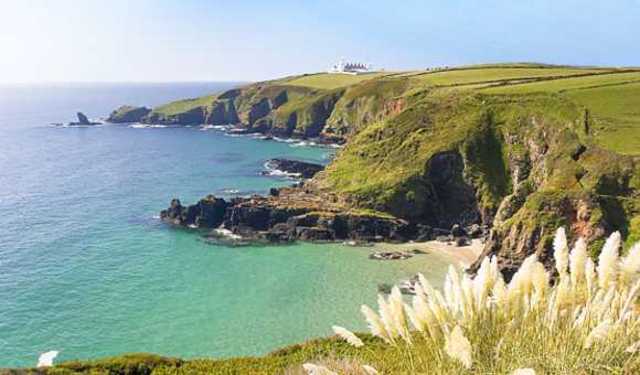 Almost the whole Britain speaks Old Englisch