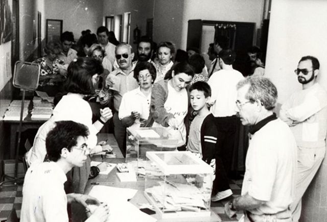 Elecciones democráticas tras la dictadura