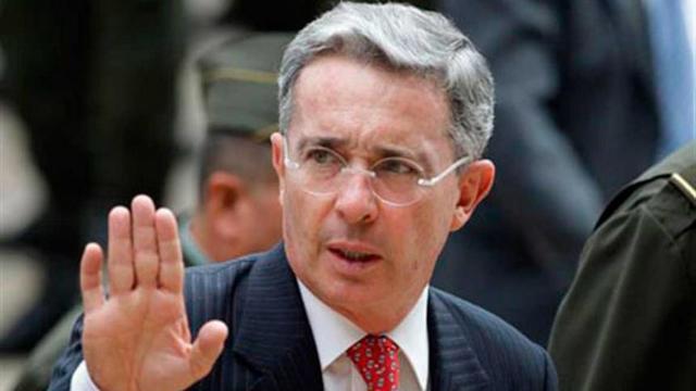 Gobierno Álvaro Uribe Vélez (2002-2010).