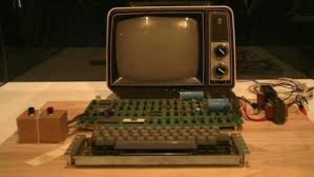 First computer with a single-circuit board,