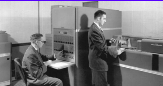 Llega el primer computador a Colombia