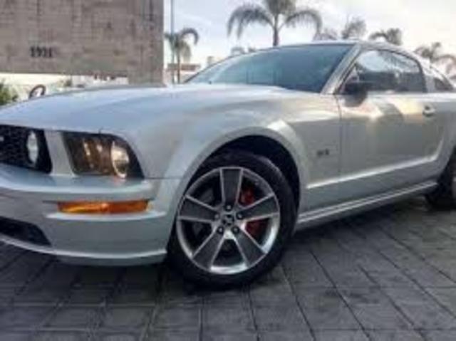 MUSTANG 2005