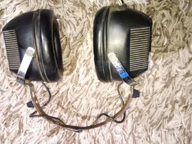 1.950, LOS AURICULARES