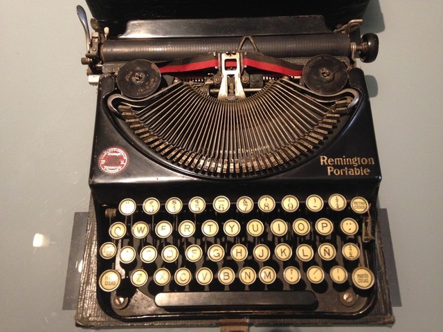 LA MÁQUINA DE ESCRIBIR