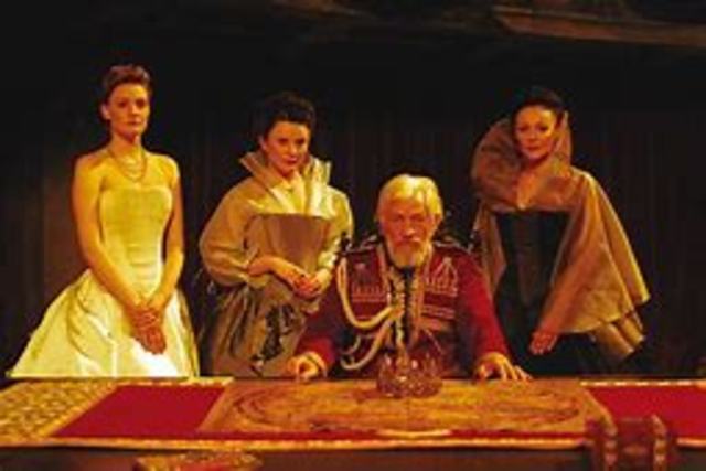 shakespeare writes king lear and macbeth