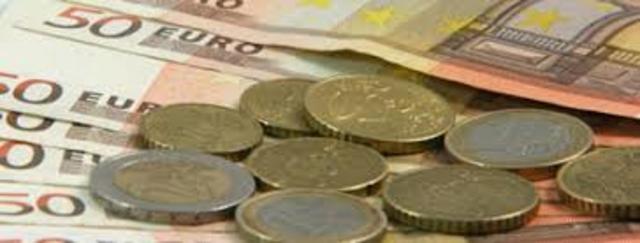 SE ADOPTA EL EURO COMO MONEDA