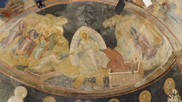 Beginning of the disputes regarding which icons are proper or not