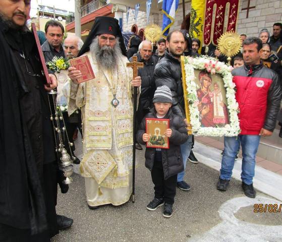 Metropolitain Kirykos Severs communion from Metropolitan Nicholas