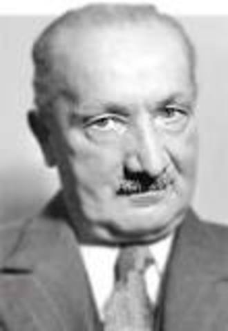 MARTIN HEIDEGGER