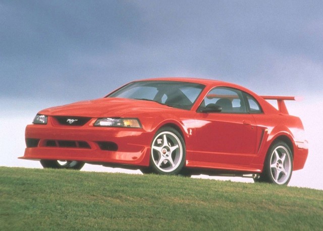 MUSTANG 2000