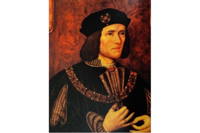 Richard III is killed in battle