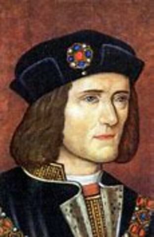 Richard III is killed in battle
