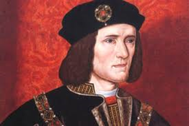 Richard III is killed in battle