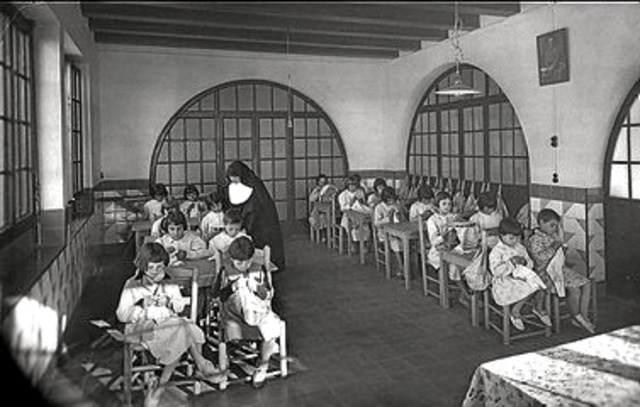 Aulas y educación religiosa.