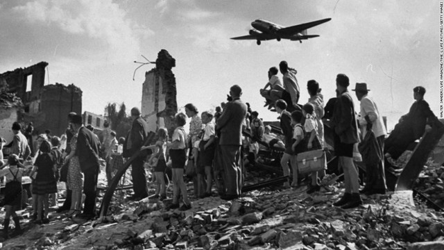 Berlin blockade and airlift