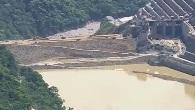 Continúa la alerta roja