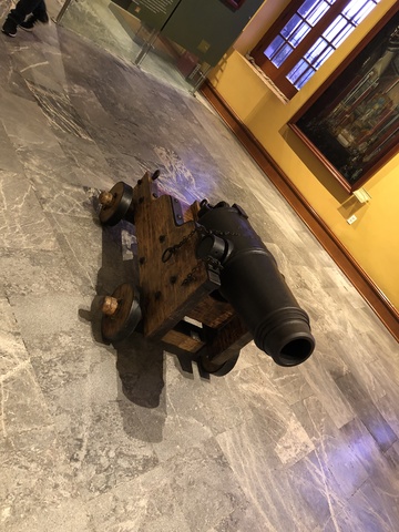 LOS PRIMEROS CONFLICTOS INTERNACIONALES