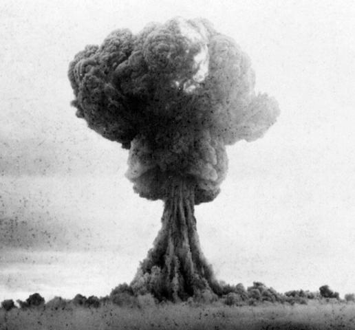Atomic bomb - Hiroshima/Nagasaki